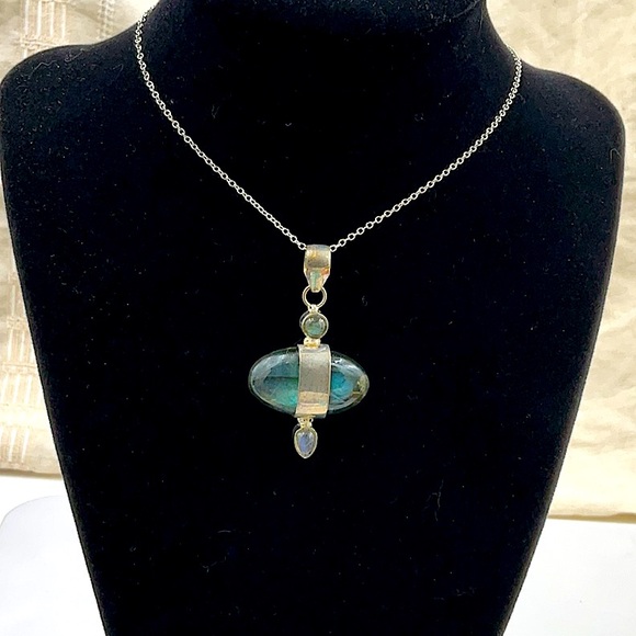 18” Sterling Silver Necklace With Oval Labradorite And Two Rainbow Moonstones